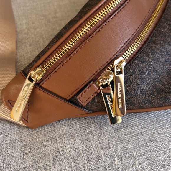 Michael Kors Kenly waist belt bag NEW - Picture 4 of 8